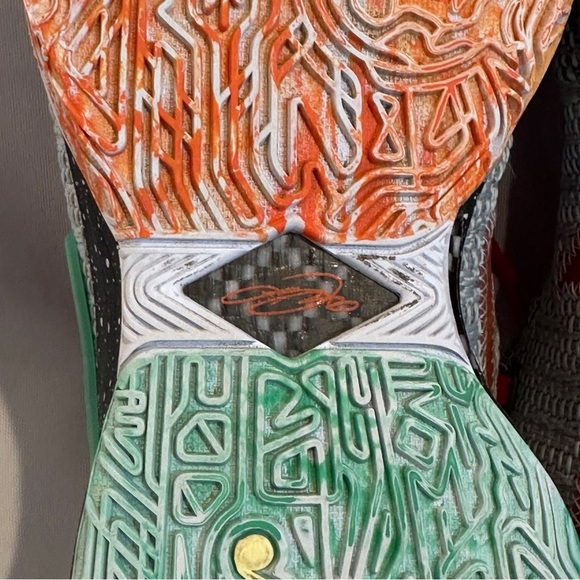 Nike LeBron 20 “NikeLifer”
Style code DJ5423-002 size 9 - Picture 4 of 9